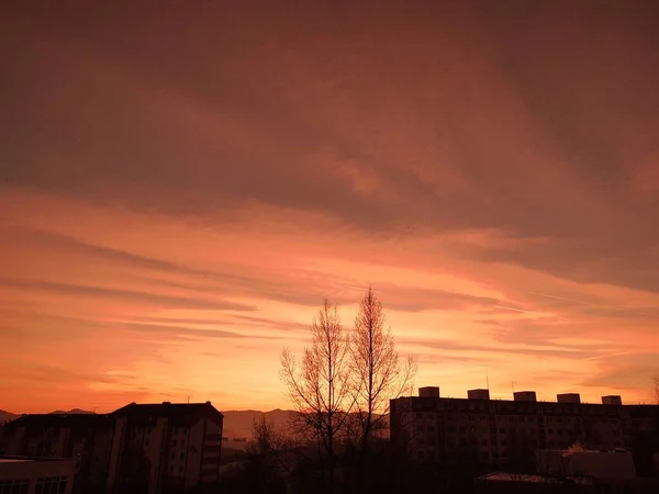 Şehirdeki Binaların Üzerinde Gün Doğumu Gün Batımı Slovakya — Stok fotoğraf