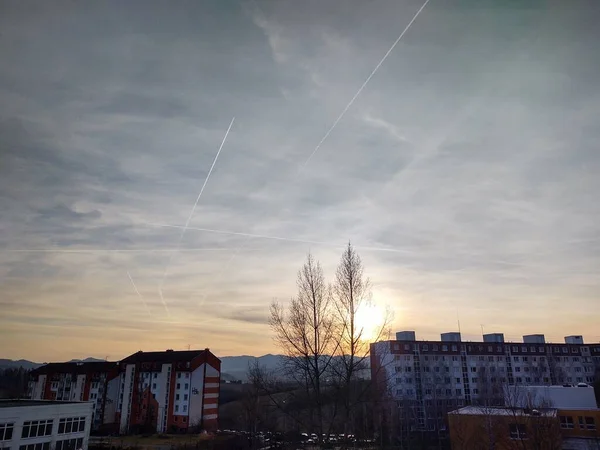 Východ Slunce Nebo Západ Slunce Nad Budovami Městě Slovensko — Stock fotografie