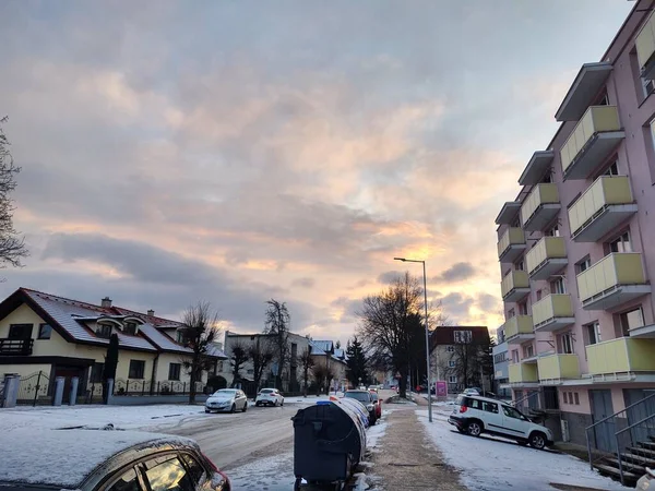 Zonsopkomst Zonsondergang Boven Gebouwen Stad Slowakije — Stockfoto