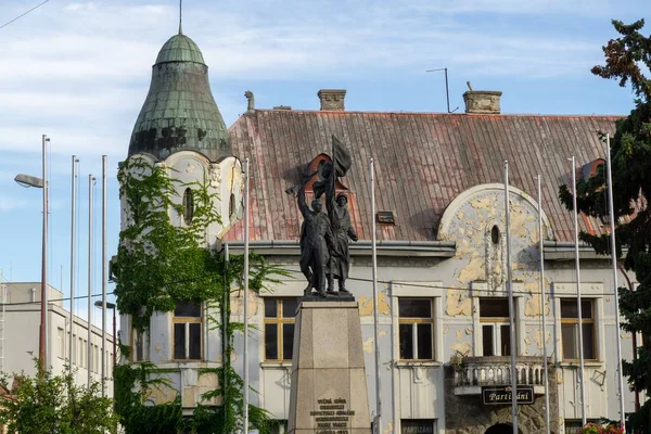 Napkelte Naplemente Épületek Felett Zilinában Szlovákia — Stock Fotó