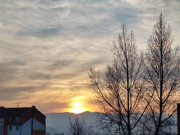 Východ Slunce Nebo Západ Slunce Nad Budovami Městě Slovensko — Stock fotografie