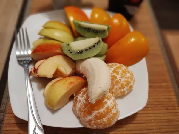 Frutas Sabrosas Plato Blanco — Foto de Stock