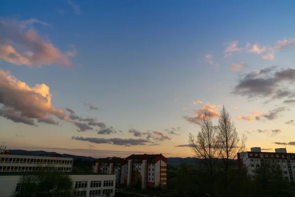 Večerní Západ Slunce Nad Městskou Krajinou — Stock fotografie