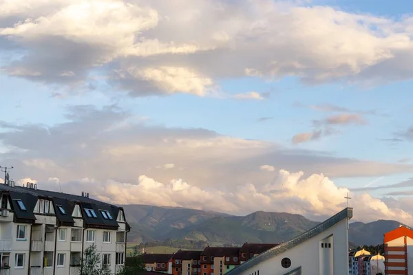 Şehrin Üzerinde Bulutlar Var Slovakya — Stok fotoğraf