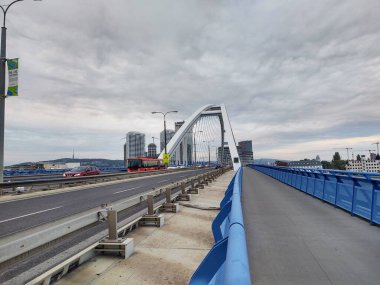 Otoyoldaki güzel köprü. Slovakya