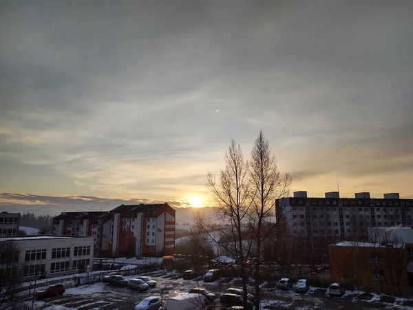 Sonnenaufgang Oder Sonnenuntergang Über Den Gebäuden Der Stadt Slowakei — Stockfoto