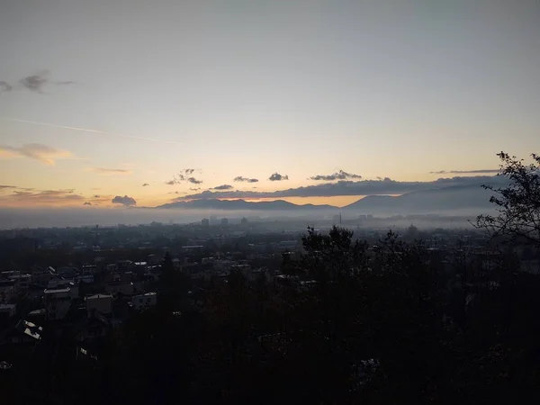 Salida Puesta Del Sol Sobre Los Edificios Ciudad Zilina Países —  Fotos de Stock