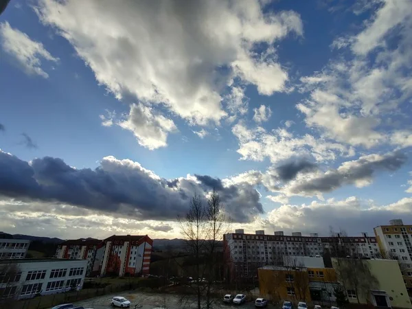 Sonnenaufgang Oder Sonnenuntergang Über Den Gebäuden Der Stadt Slowakei — Stockfoto