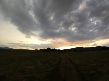 Karpat dağlarının gündüz görüntüsü
