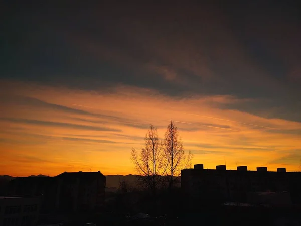 Sonnenaufgang Oder Sonnenuntergang Über Den Gebäuden Der Stadt Slowakei — Stockfoto