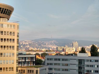 Brno, Çek Cumhuriyeti - 12 Şubat 2018: Brno şehir merkezinin sokaklarına bakın. Çek Cumhuriyeti