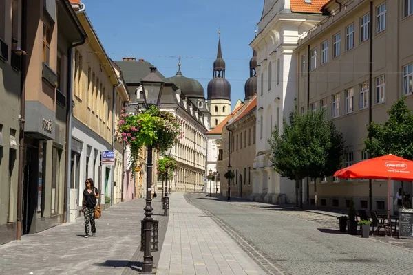 Soluppgång Och Solnedgång Över Byggnader Staden Zilina Slovakien — Stockfoto