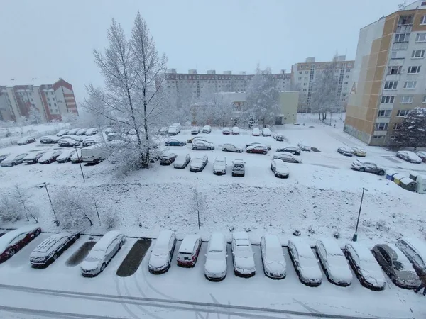 Parcheggio Auto Parcheggiate Sulla Strada — Foto Stock