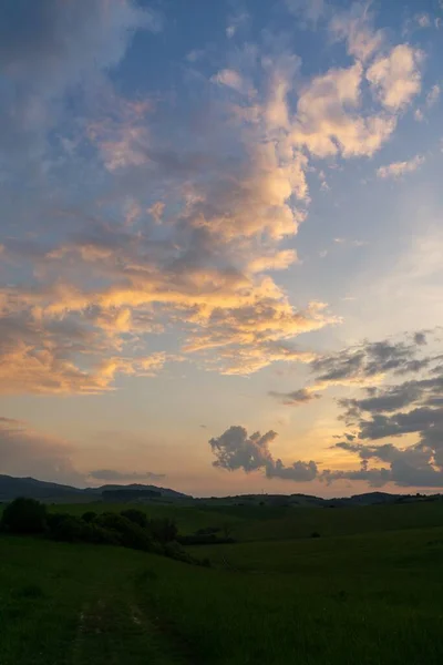 Захід Сонця Схід Сонця Барвистими Хмарами Словаччина — стокове фото