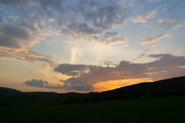 Ηλιοβασίλεμα Και Ανατολή Πολύχρωμα Σύννεφα Σλοβακία — Φωτογραφία Αρχείου