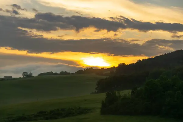 Pôr Sol Nascer Sol Com Nuvens Coloridas Eslováquia — Fotografia de Stock