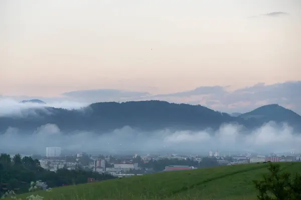 Jasný Západ Slunce Nad Horami Krajina — Stock fotografie