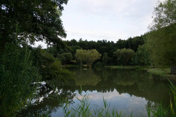 Piękne Jezioro Tle Natury — Zdjęcie stockowe