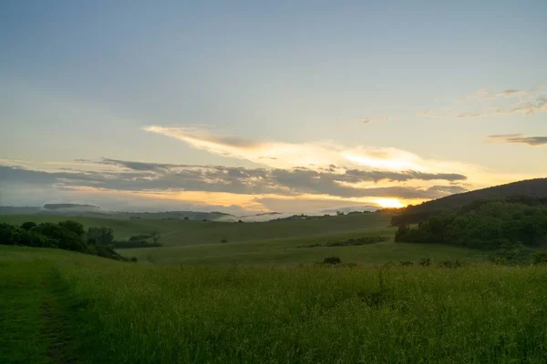 Pôr Sol Nascer Sol Com Nuvens Coloridas Eslováquia — Fotografia de Stock