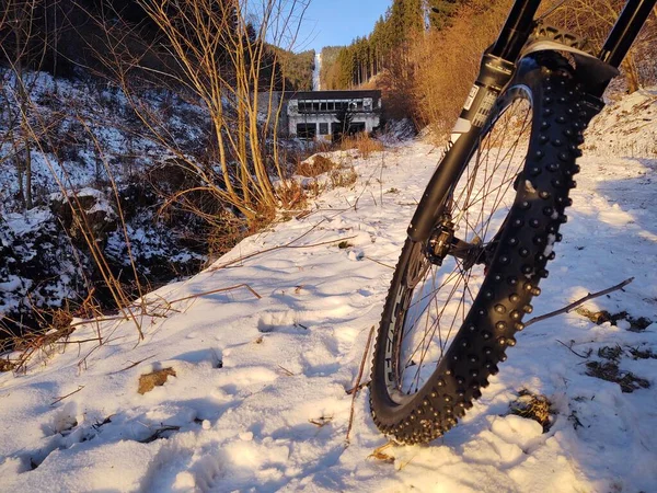 Sports Bicycle Winter Road — 스톡 사진