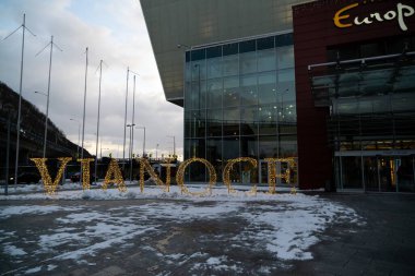 Güzel şehir binasının ön cephesi 