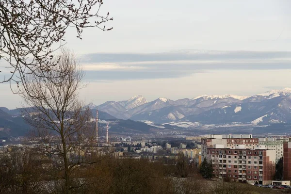 Denní Záběr Kopce Město Slovensko — Stock fotografie