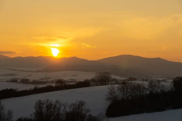 Ανατολή Ηλιοβασίλεμα Πάνω Από Τοπίο Στη Σλοβακία — Φωτογραφία Αρχείου