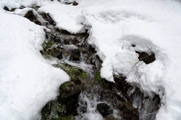 Fluss Den Bergen Mit Schneehintergrund — Stockfoto