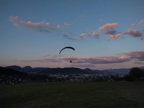 Parapente Volando Cielo Disparo Día — Foto de Stock