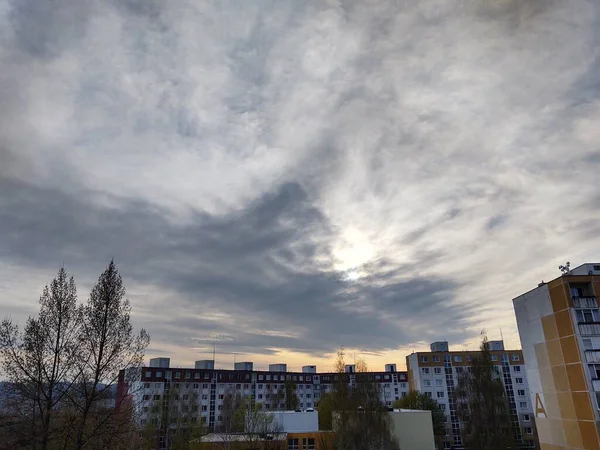 Sonnenaufgang Und Sonnenuntergang Über Den Gebäuden Der Stadt Zilina Slowakei — Stockfoto