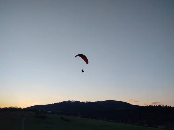 Parapente Volando Cielo Disparo Día — Foto de Stock