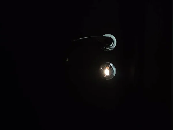 Siyah Arkaplanda Cam Işığı Kapat — Stok fotoğraf