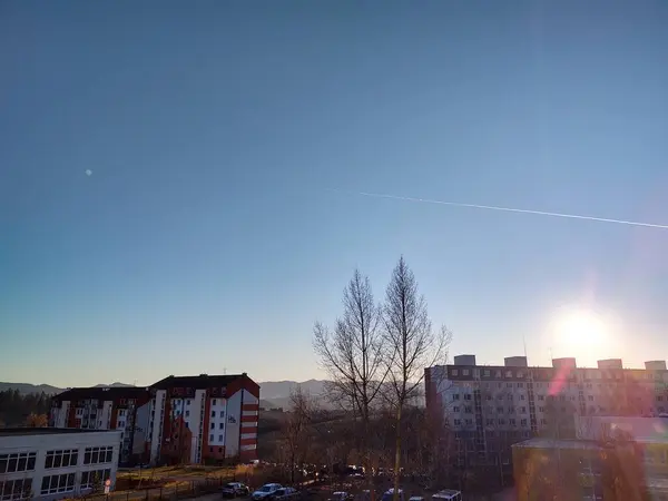 Sonnenaufgang Und Sonnenuntergang Über Den Gebäuden Der Stadt Zilina Slowakei — Stockfoto