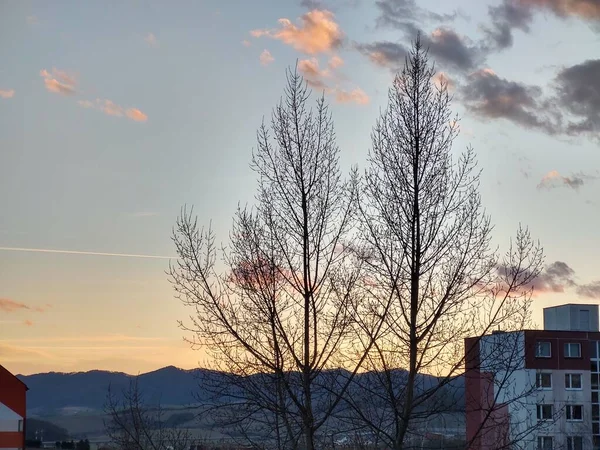 Nascer Pôr Sol Sobre Edifícios Cidade Zilina Eslováquia — Fotografia de Stock