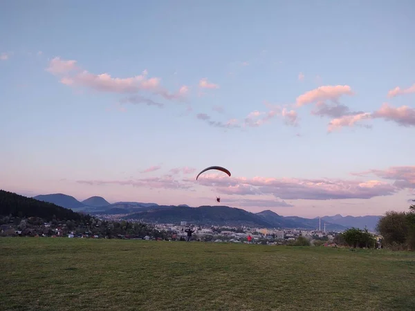 Parapente Volando Cielo Disparo Día — Foto de Stock