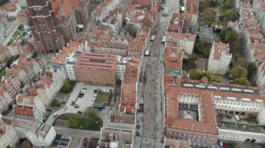 Gdansk, Polonya. Eski şehrin havadan 4k videosu, 