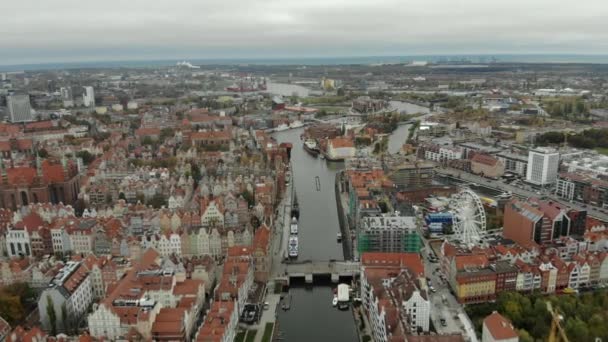 Danzica, Polonia. Aerea 4K video della città vecchia , — Video Stock