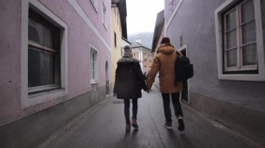 Hallstatt Gölü. Hallstatt Köyü 'nün muhteşem sabah görüntüsü