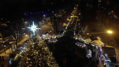 Noel süsleri. Işık dizileri şemsiye