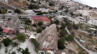 Kapadokya 'daki volkanik tepelerin üzerindeki insansız hava aracı görüntüleri.