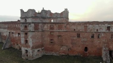 Lviv Ukrayna 'da yıkılmış kale