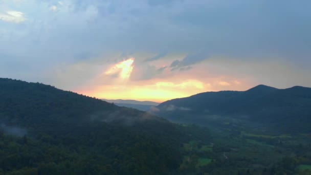 Reise-Natur-Drohne in der schönen Ukraine abgeschossen — Stockvideo