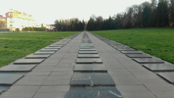 利沃夫乌克兰纪念碑无人驾驶飞机射击 — 图库视频影像