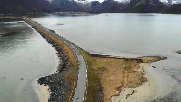 Naturaleza de Noruega. Volando sobre el fiordo noruego — Vídeo de stock