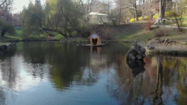 Büyüleyici bir şehir parkı manzarası