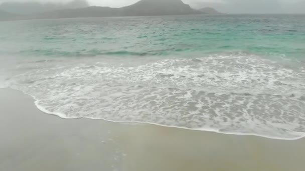 Drone flight over the beautiful Haukland Beach on the Lofoten in Norway — Stock Video