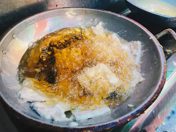 Kızartma Tavasına Yakın Yapımı Yumurta Balık — Stok fotoğraf