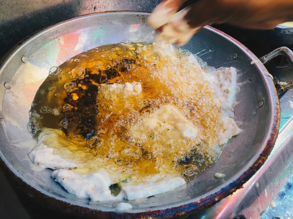 Kızartma Tavasına Yakın Yapımı Yumurta Balık — Stok fotoğraf