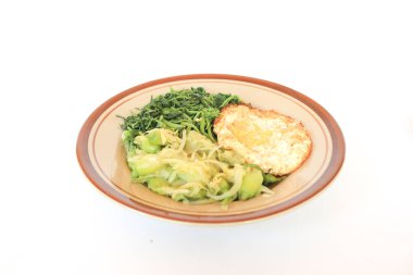 Otlu sebze ve sahanda yumurta.