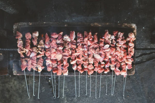 Carne Churrasco Fumada Espetos Grelhando Braseiro — Fotografia de Stock